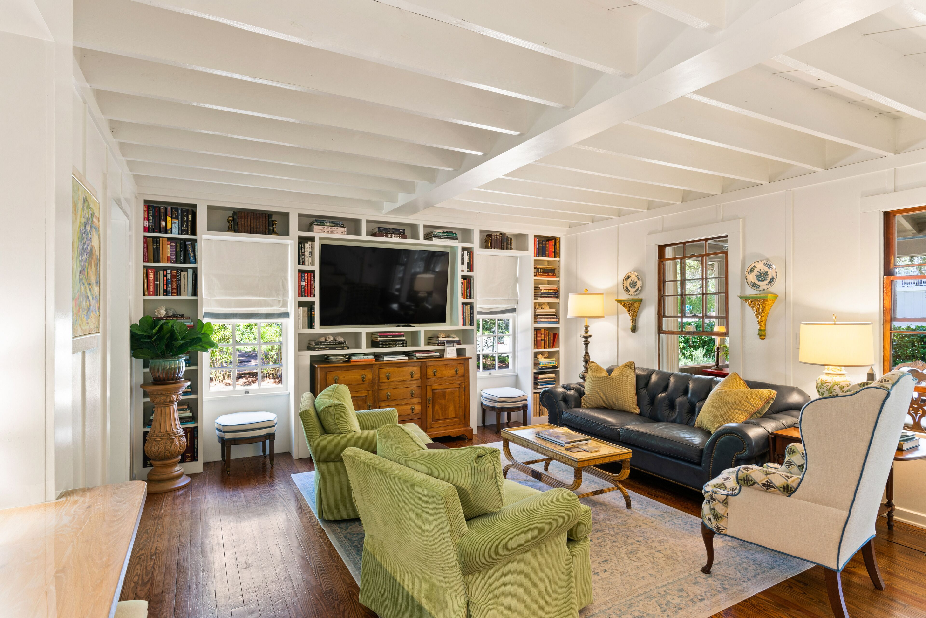 Charming Beach Cottage - Beach across the street, walk to Village! Heated Pool