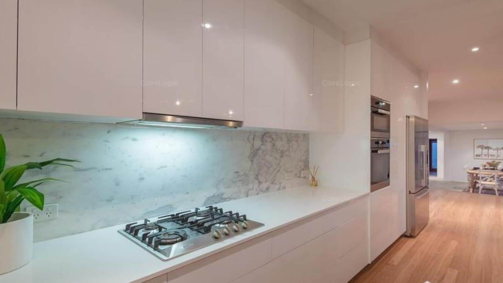 Sub Tropical Noosa Sound Living — image 7
