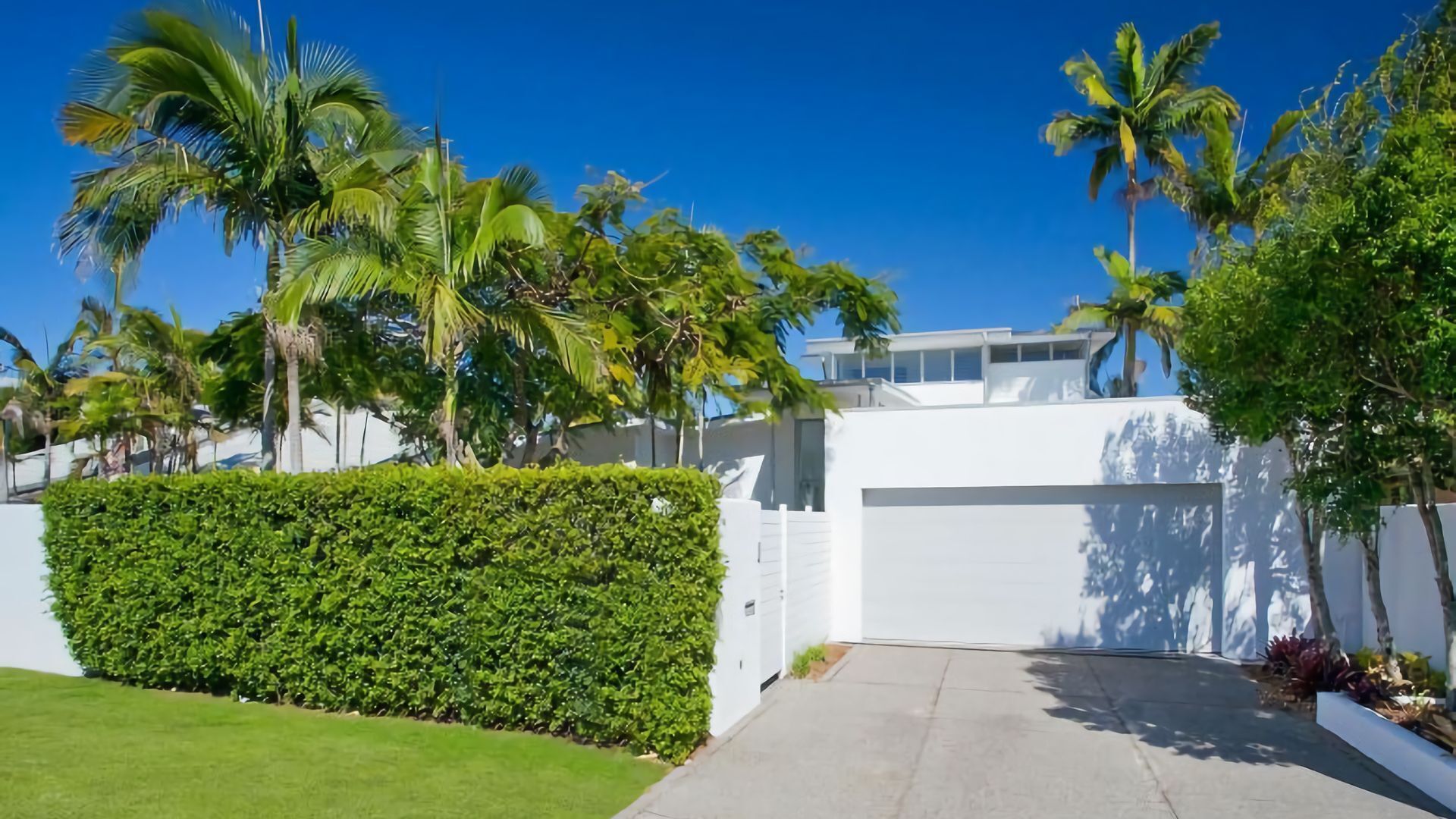Sub Tropical Noosa Sound Living — image 16