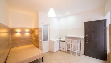 Apartment, 1 Double Bed, Non Smoking | Desk, iron/ironing board, free WiFi, bed sheets