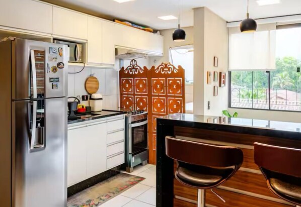 Fridge, microwave, oven, stovetop