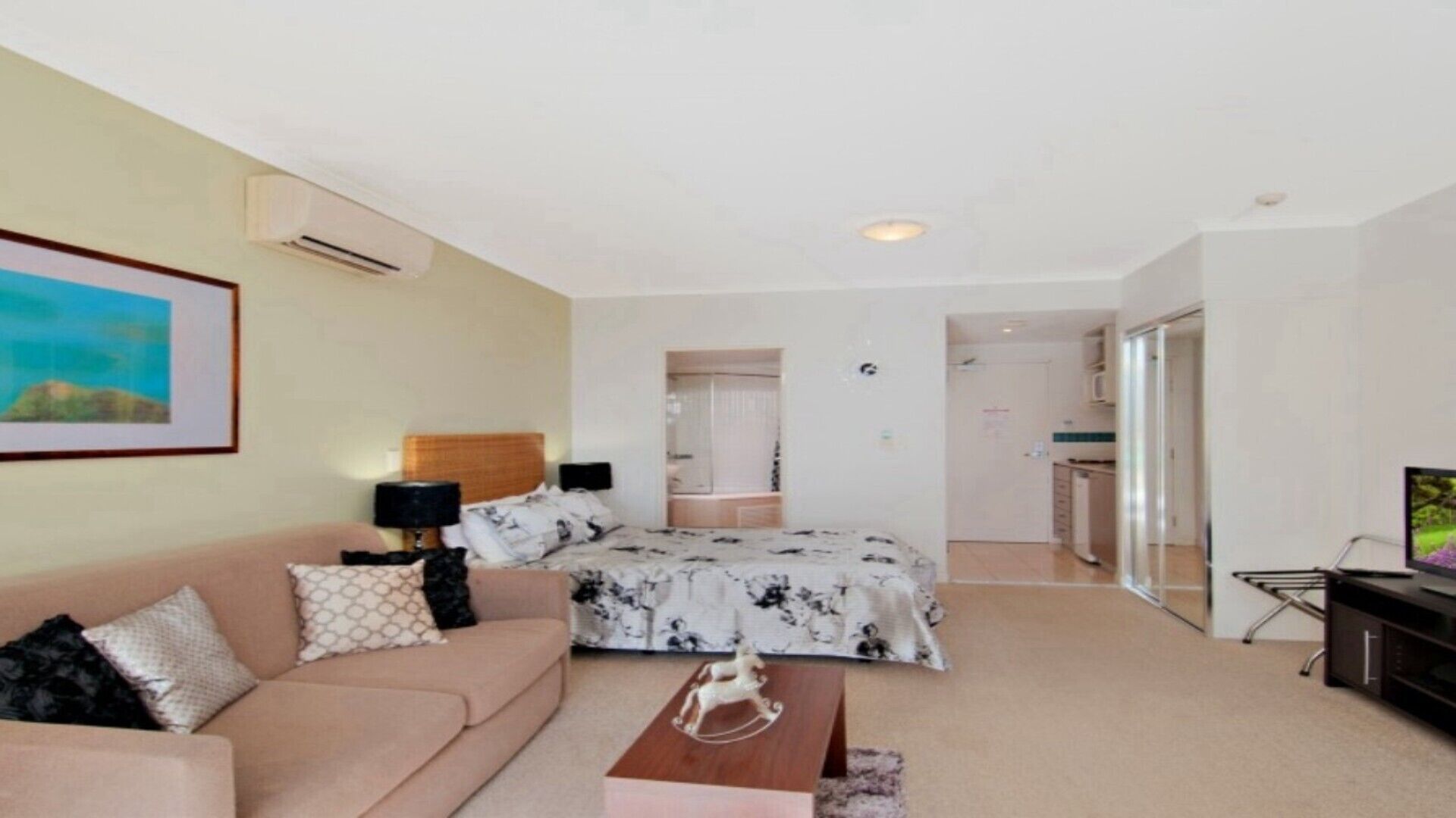 MANHATTAN - ETTALONG BEACH RESORT