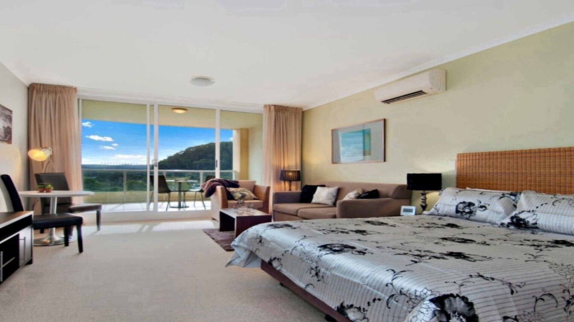 MANHATTAN - ETTALONG BEACH RESORT