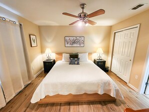 6 chambres, bureau, fer et planche à repasser, accès au Wi-Fi (inclus)