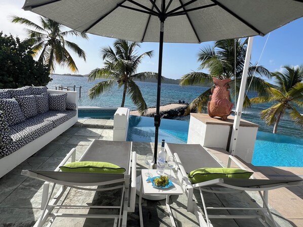 Outdoor pool, an infinity pool