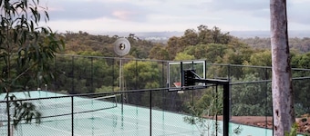 Views Of The Bay—A Tranquil Bushland Escape
