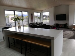 Interior - Family Executive House (Pohara)