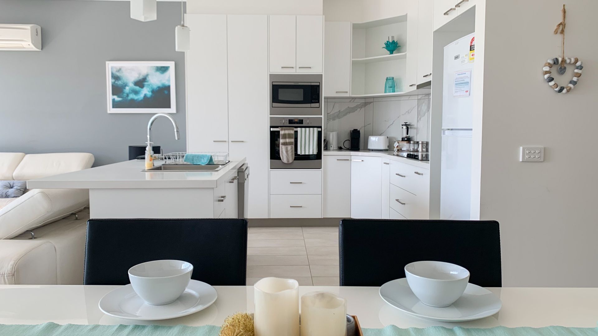 冰箱、微波炉、烤箱、炉灶