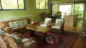 Interior - 8 Belle Court - Rainbow Shores. Close to beach. Wifi (RAINBOW BEACH)