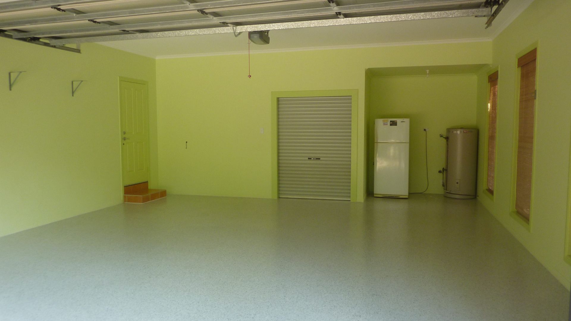 8 Belle Court - Rainbow Shores. Close to beach. Wifi — image 2
