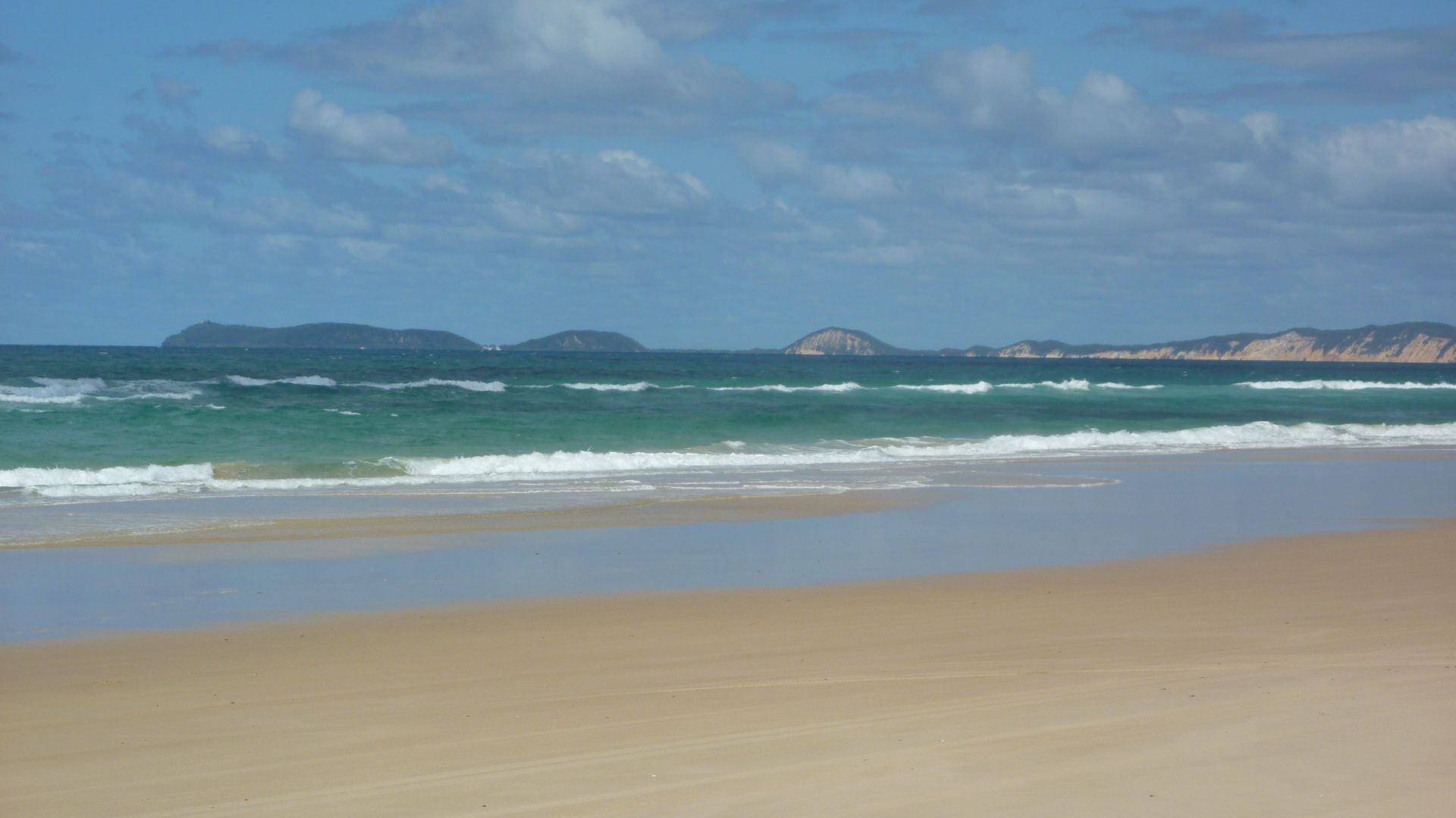 8 Belle Court - Rainbow Shores. Close to beach. Wifi — image 22
