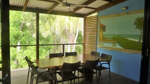 Dining - 8 Belle Court - Rainbow Shores. Close to beach. Wifi (RAINBOW BEACH)