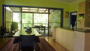 Dining - 8 Belle Court - Rainbow Shores. Close to beach. Wifi (RAINBOW BEACH)