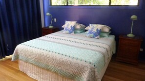 4 bedrooms, Internet - 8 Belle Court - Rainbow Shores. Close to beach. Wifi (RAINBOW BEACH)