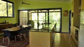 Dining - 8 Belle Court - Rainbow Shores. Close to beach. Wifi (RAINBOW BEACH)