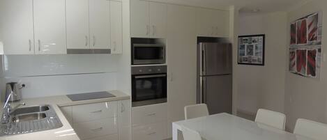 Microwave, dishwasher