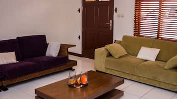 Smart TV, books, stereo, printers