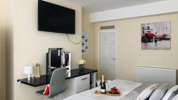 Habitación familiar | Ropa de cama de alta calidad y decoración individual