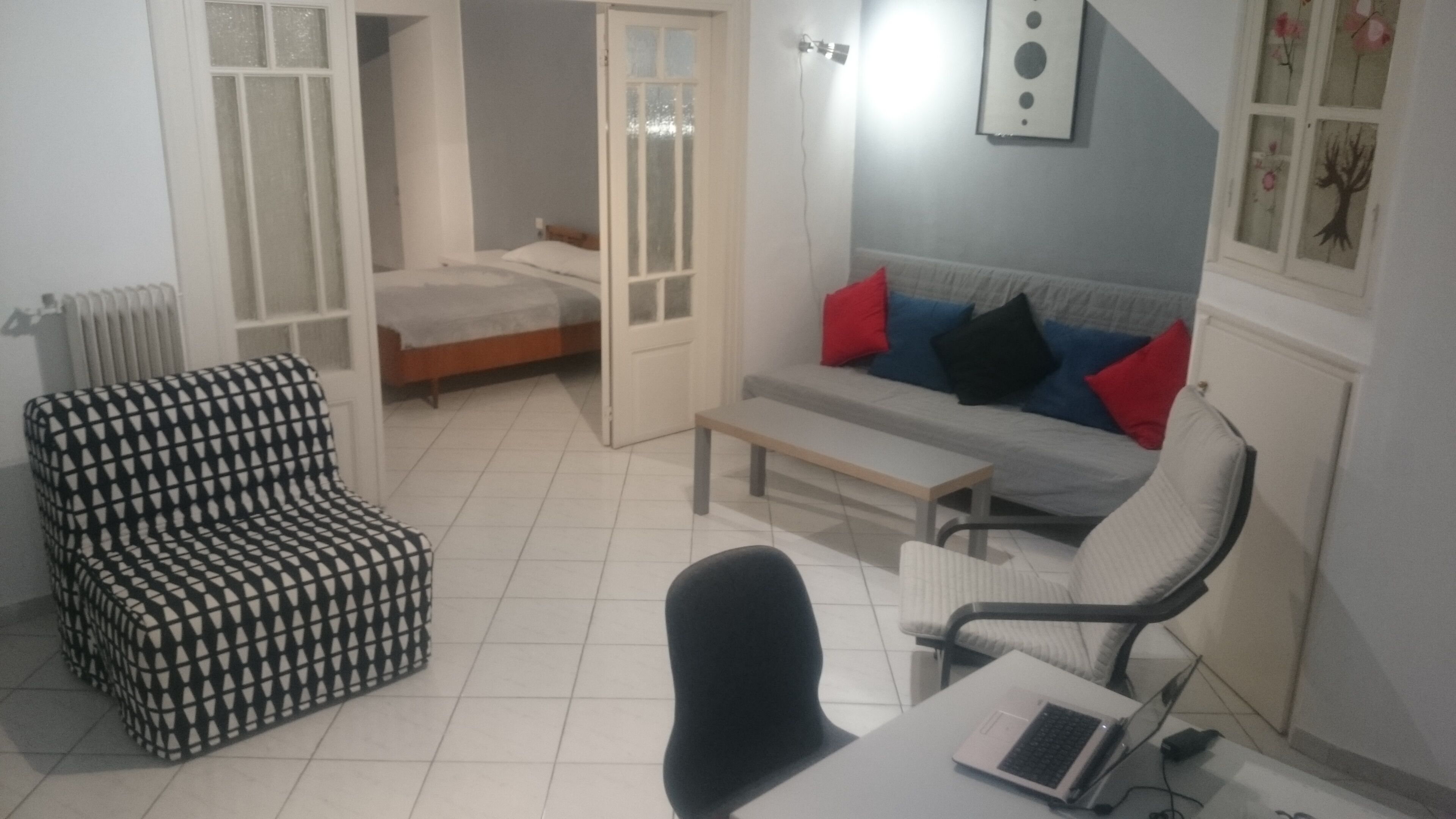 Large groundfloor studio in neoclassical building