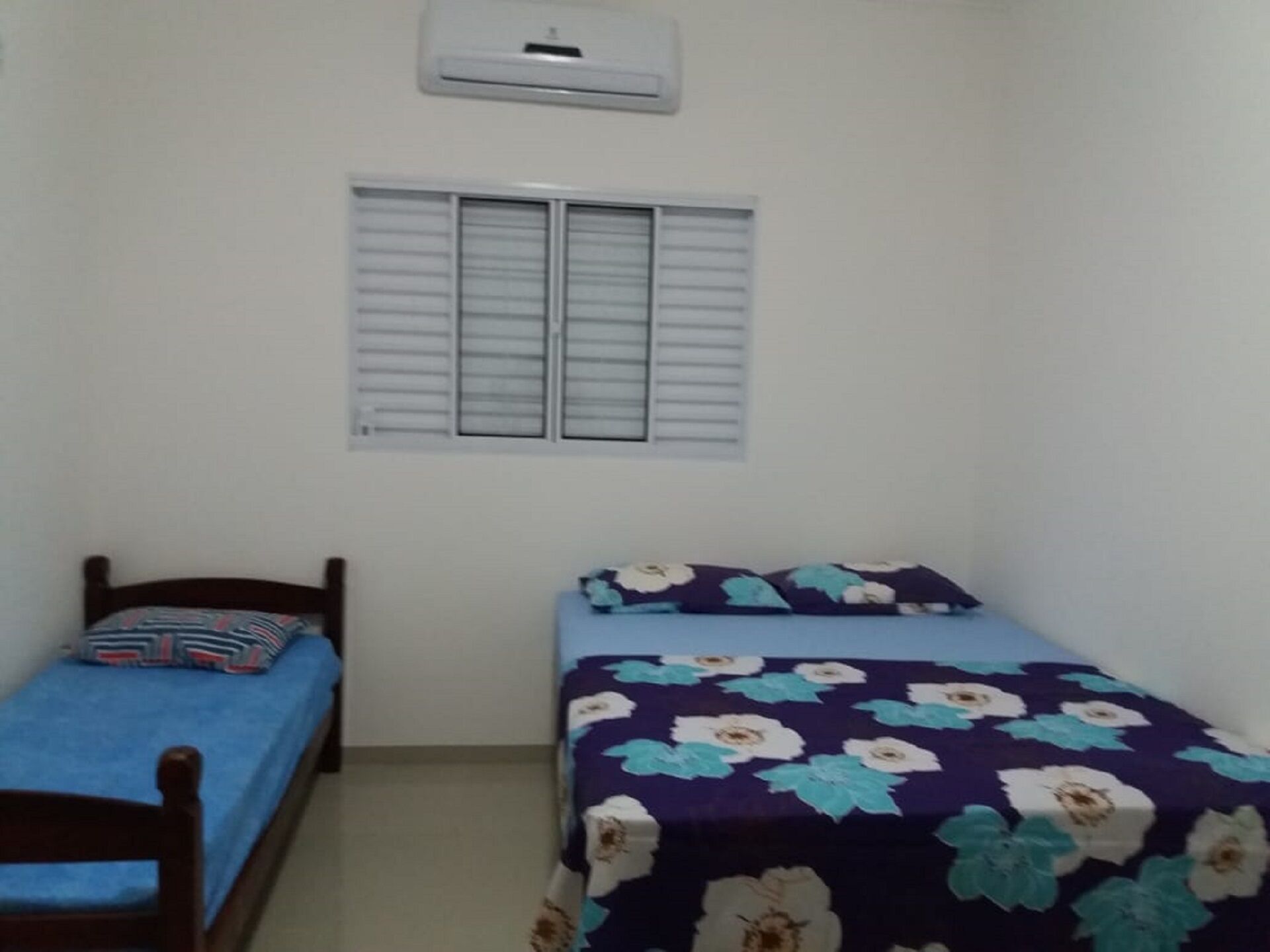 BLACK HOUSE IN OLIMPIA 