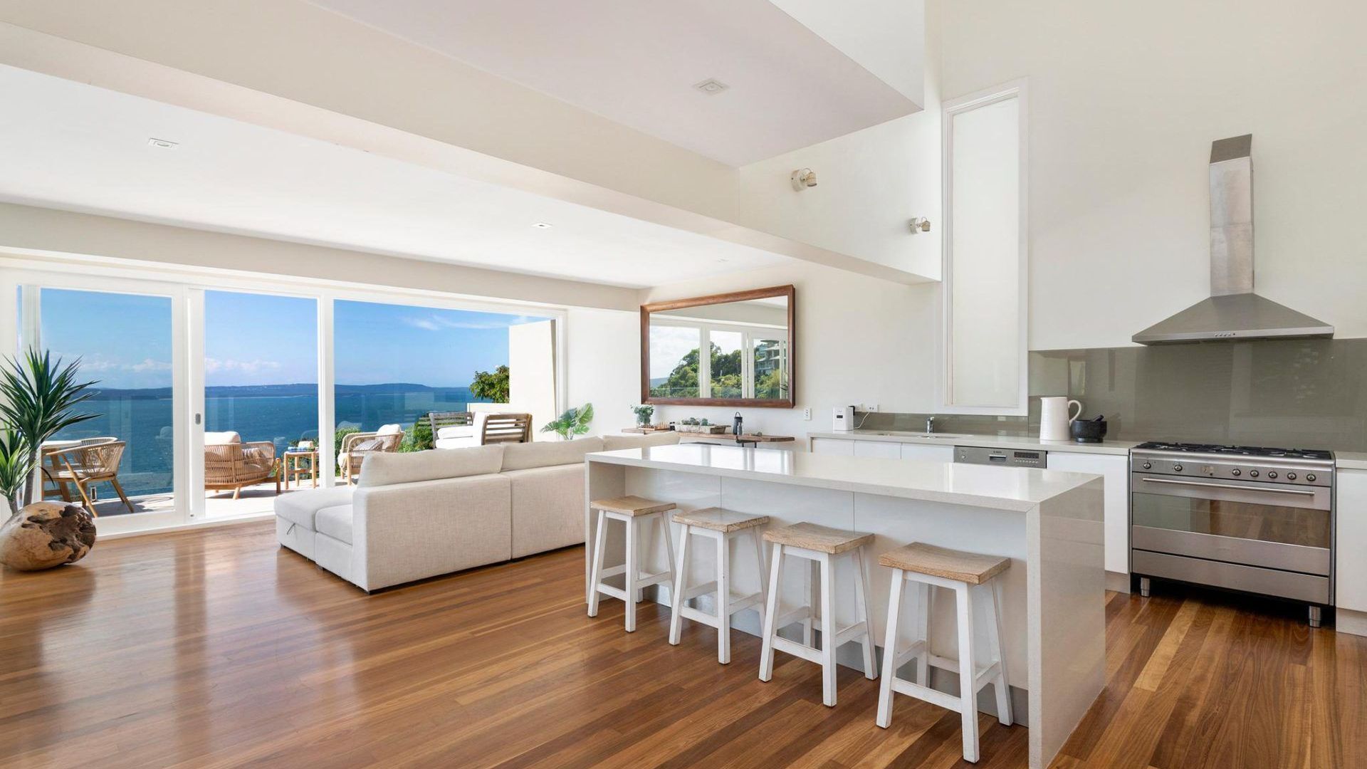 THE VIEW by Palm Beach Holiday Rentals — image 7