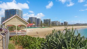 On the beach - Grande Corniche U17 - Panoramic Kirra Hill (Kirra)