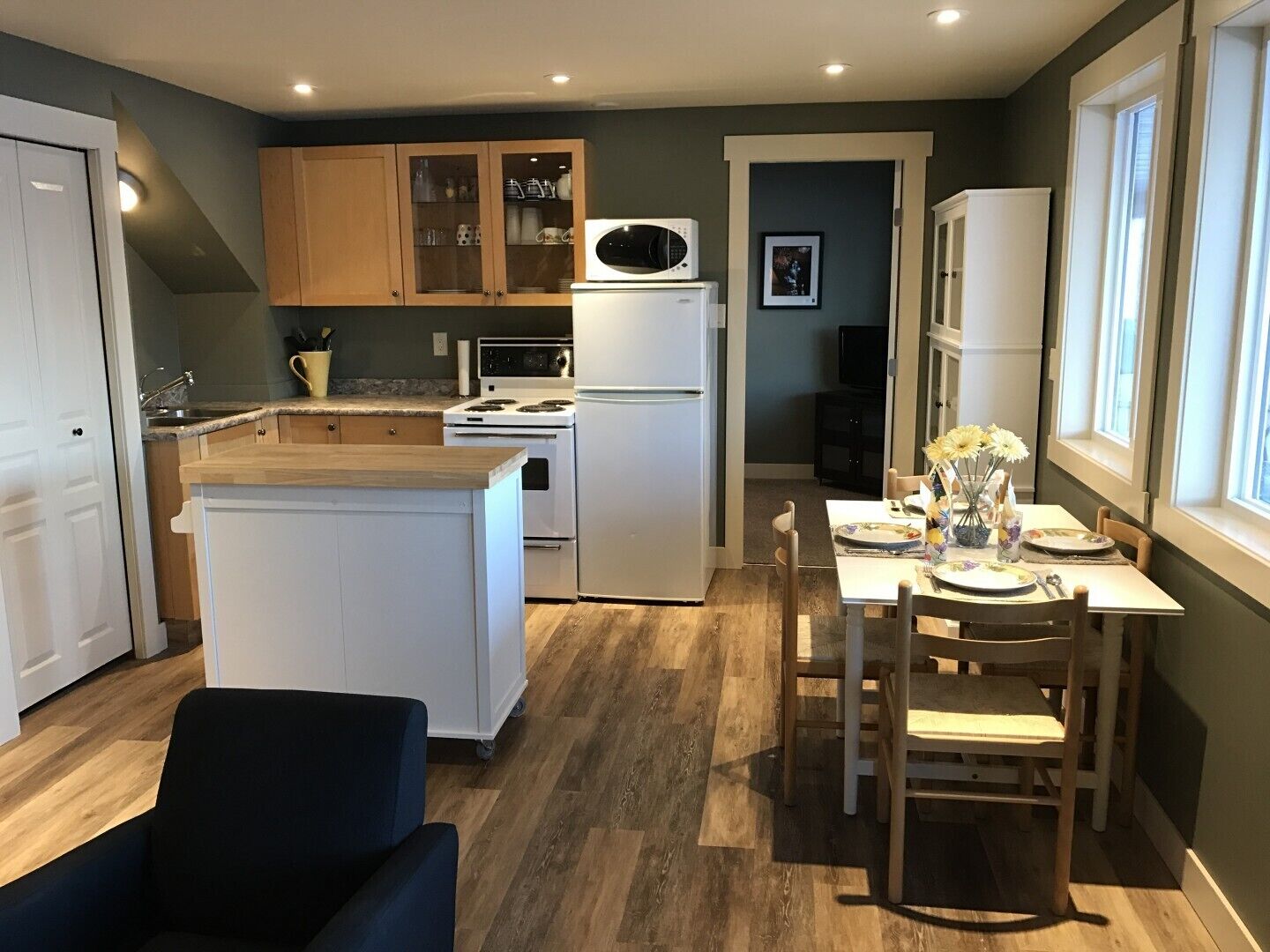 Red Haven Retreat - POOL & SPECTACULAR LAKEVIEWS