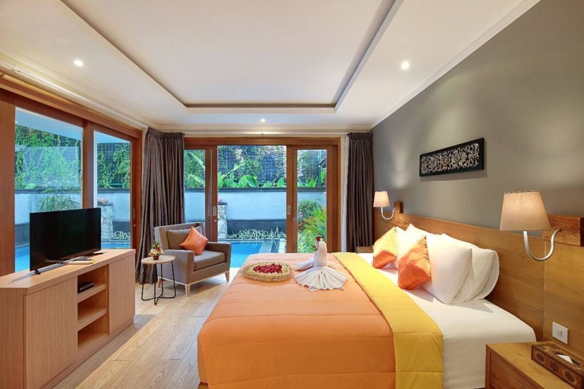 Vila Eksekutif, 3 kamar tidur, kolam renang pribadi | Minibar, brankas, meja kerja, dan tirai kedap cahaya
