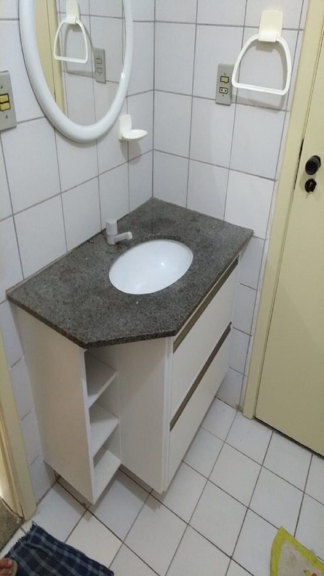 Sea front, 6 people, pool, 24h security, garage, furnished, ac animals.