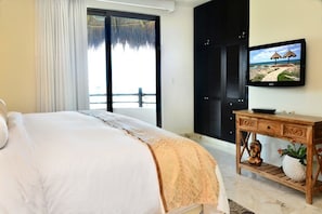 3 bedrooms, in-room safe, iron/ironing board, WiFi