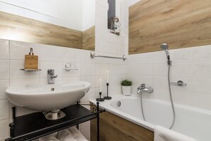 Bathroom - APT with garden Prague by Michal&Friends (Prague)