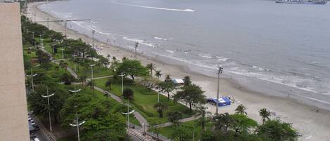 Na praia