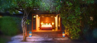 Private Luxe Villa Resort with Pool on 8 Beachfront Acres ★★★★★