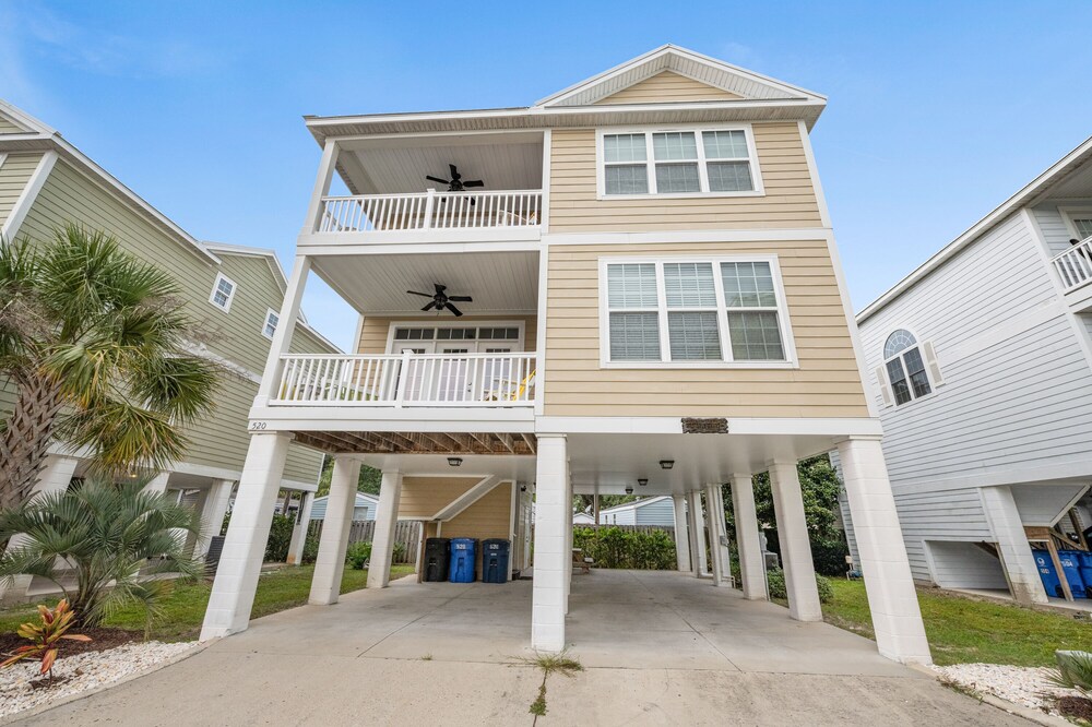 Caribbean Cove #520, 4 Bedroom Luxury Home in Myrtle Beach w/Game Room & Outdoor Swimming Pool