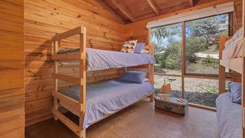 2 bedrooms, iron/ironing board