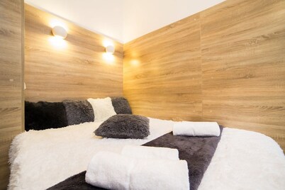 Smart Apartment Filatova 10b