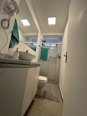 Bruser, håndklæder, Toiletpapir