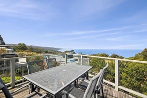 Outdoor dining - View from the Hill (Lorne)