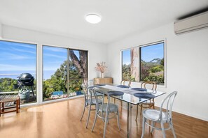 Dining - View from the Hill (Lorne)