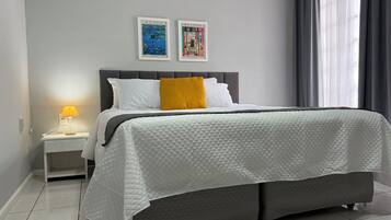 1 quarto, cofres nos quartos, Wi-Fi de cortesia, roupa de cama