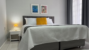 1 quarto, cofres nos quartos, Wi-Fi de cortesia, roupa de cama