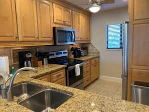 Fridge, microwave, oven, dishwasher - 2 Bedroom, 2 Bathroom, Sleeps 6 with an Open Balcony! (Sarasota)