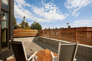Terrace/patio - Queen Anne Design Loft with Space Needle View, 8days max. (Seattle)