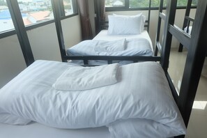 6 Schlafzimmer, schallisolierte Zimmer, kostenloses WLAN, Bettwäsche