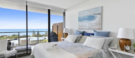 4 bedrooms, free internet, bed sheets