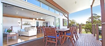 Cirrus At Kirra - Family Friendly Beach House