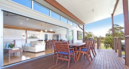 Cirrus At Kirra - Family Friendly Beach House