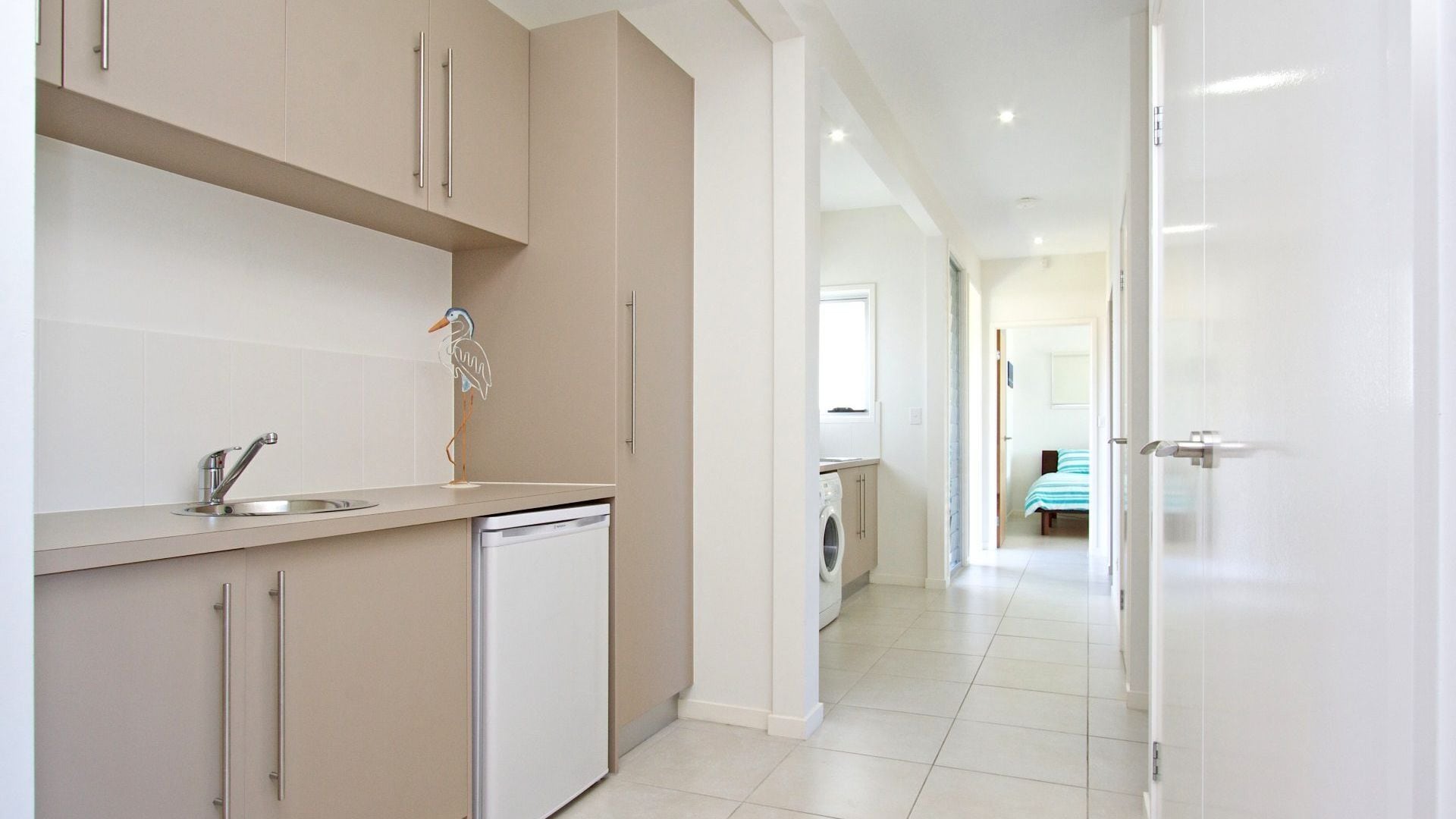Cirrus At Kirra - Family Friendly Beach House — image 16