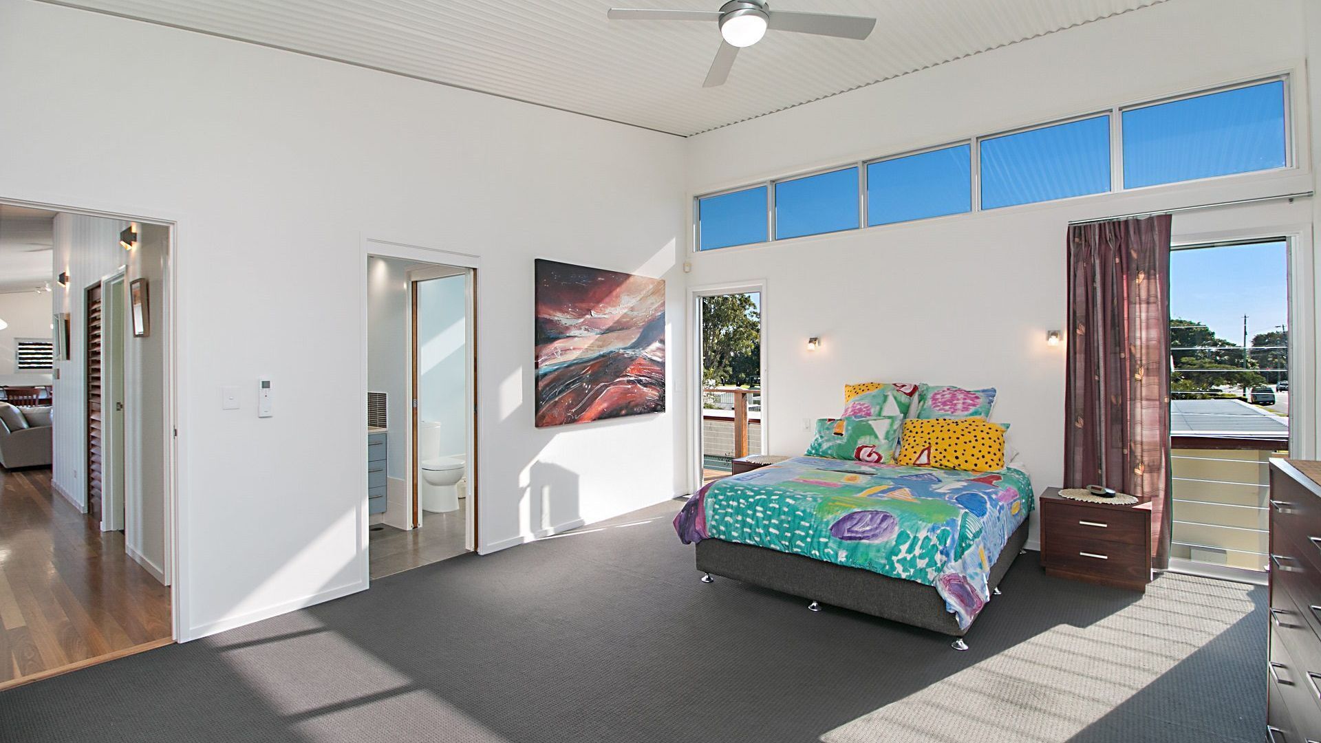 Cirrus At Kirra - Family Friendly Beach House — image 11