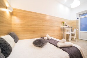 Departamento, 1 cama matrimonial, para no fumadores | Escritorio, tabla de planchar con plancha, wifi gratis y ropa de cama